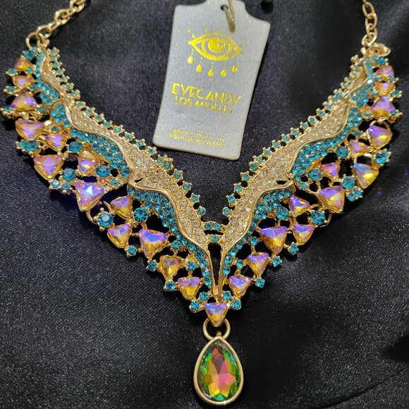 Eye Candy Gorgeous Statement Necklace - Picture 3 of 4